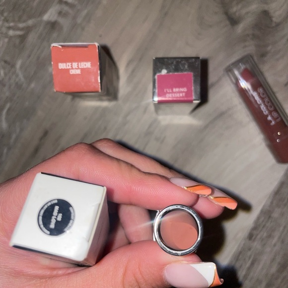 NIB LIPSTICK BUNDLE - Picture 2 of 8